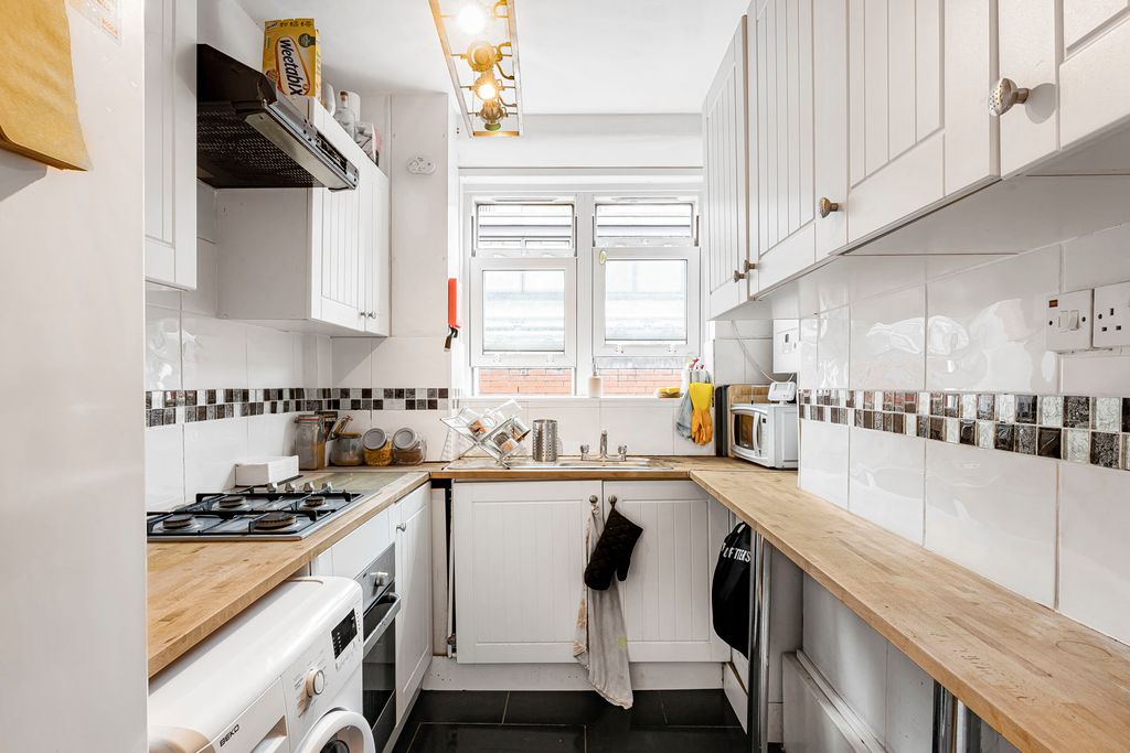 Property photo 2 of 13 Kitchen