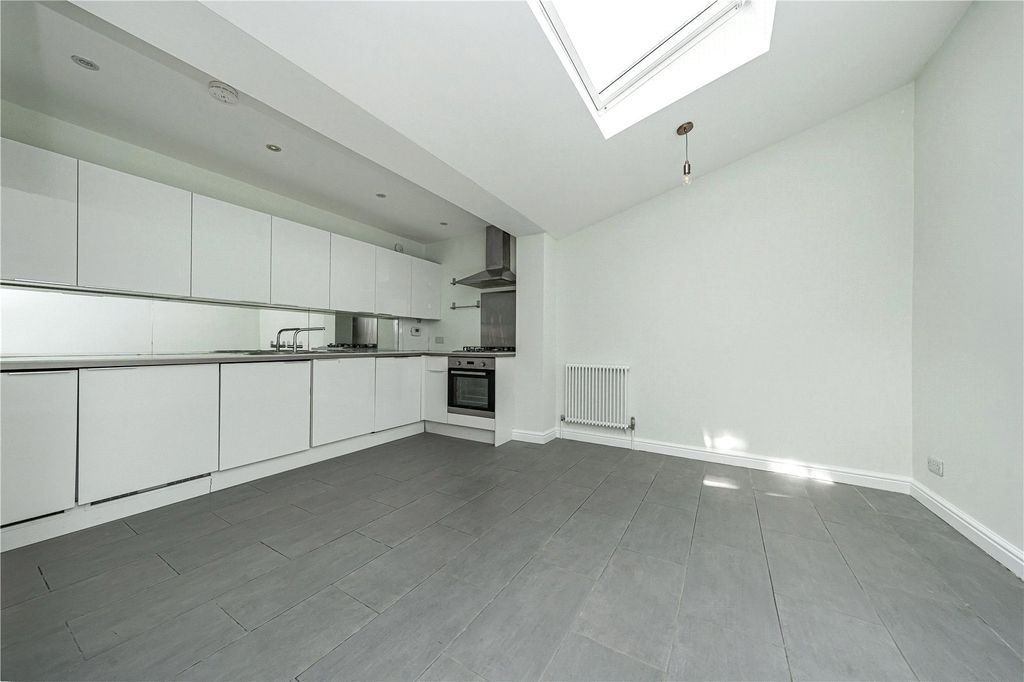 Property photo 2 of 13 Picture No. 21
