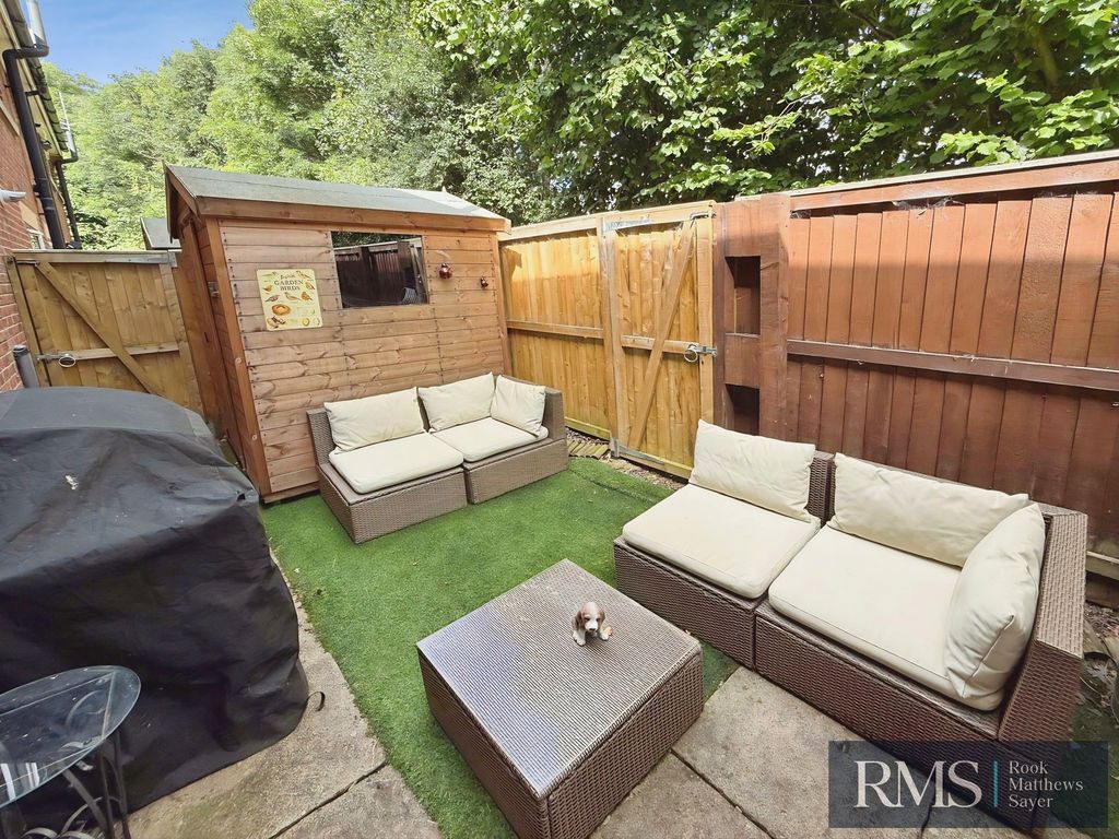 Property photo 3 of 9 Photo 11