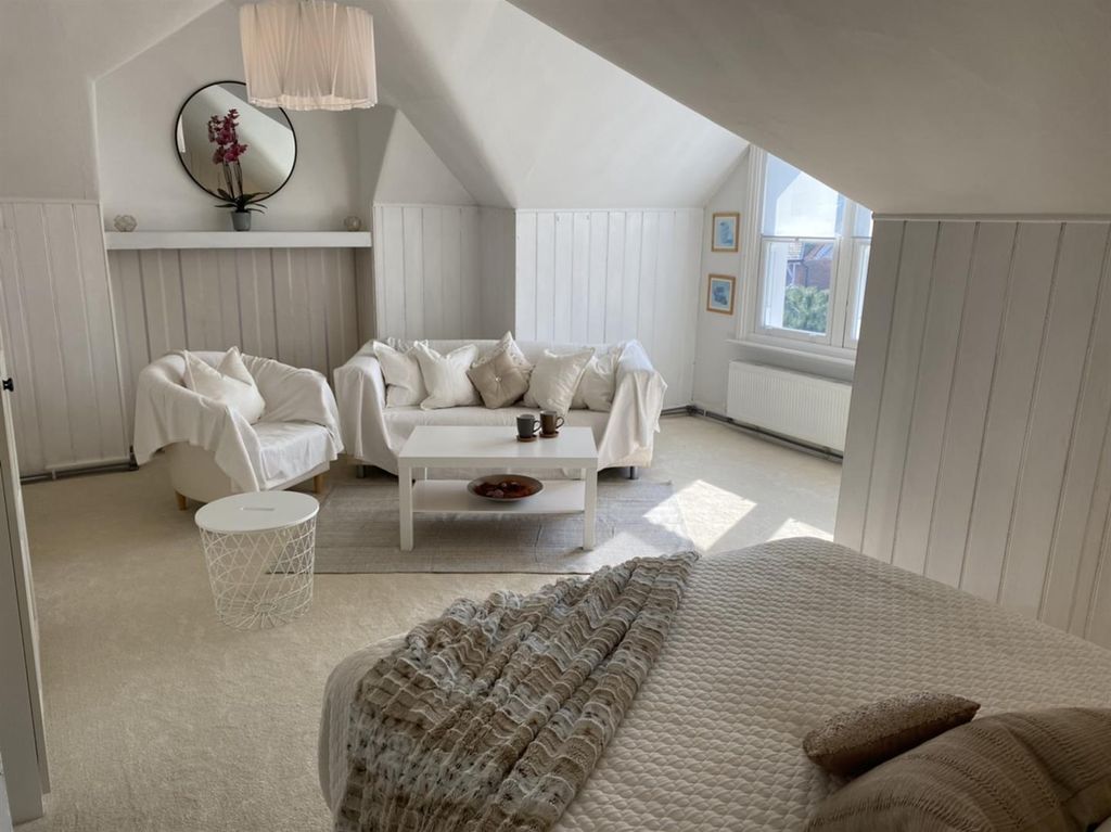 Property photo 1 of 10 S__3162134.Jpg