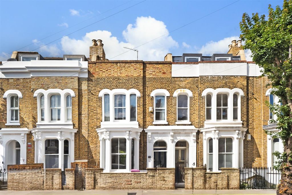 Property photo 1 of 16 Antill Road