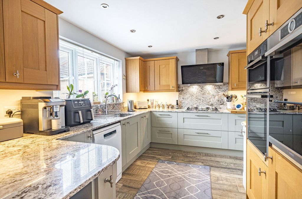 Property photo 2 of 17 Picture No. 05