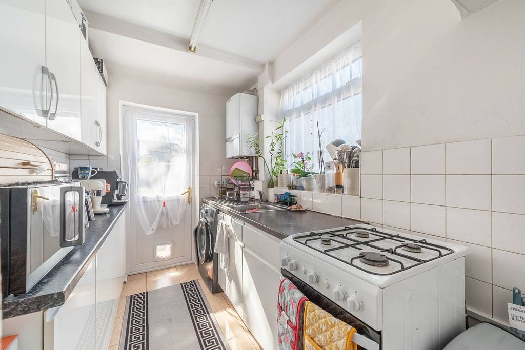 Property photo 3 of 9