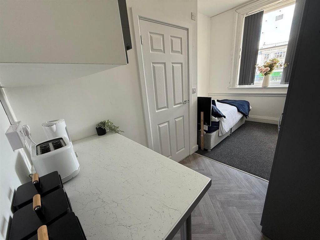 Property photo 3 of 10 Rm1B4.Jpeg