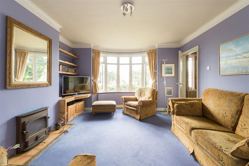 Property photo 2 of 31