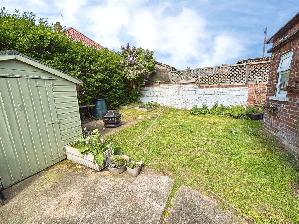 Property photo 3 of 12 Gardens