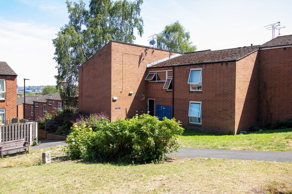Property photo 1 of 12