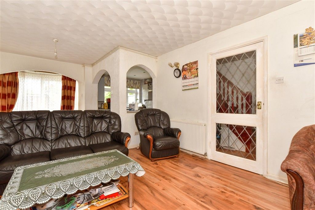 Property photo 1 of 8 Lounge