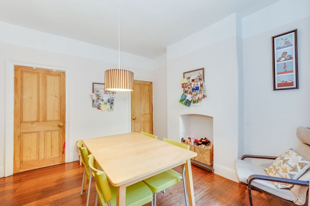 Property photo 3 of 21