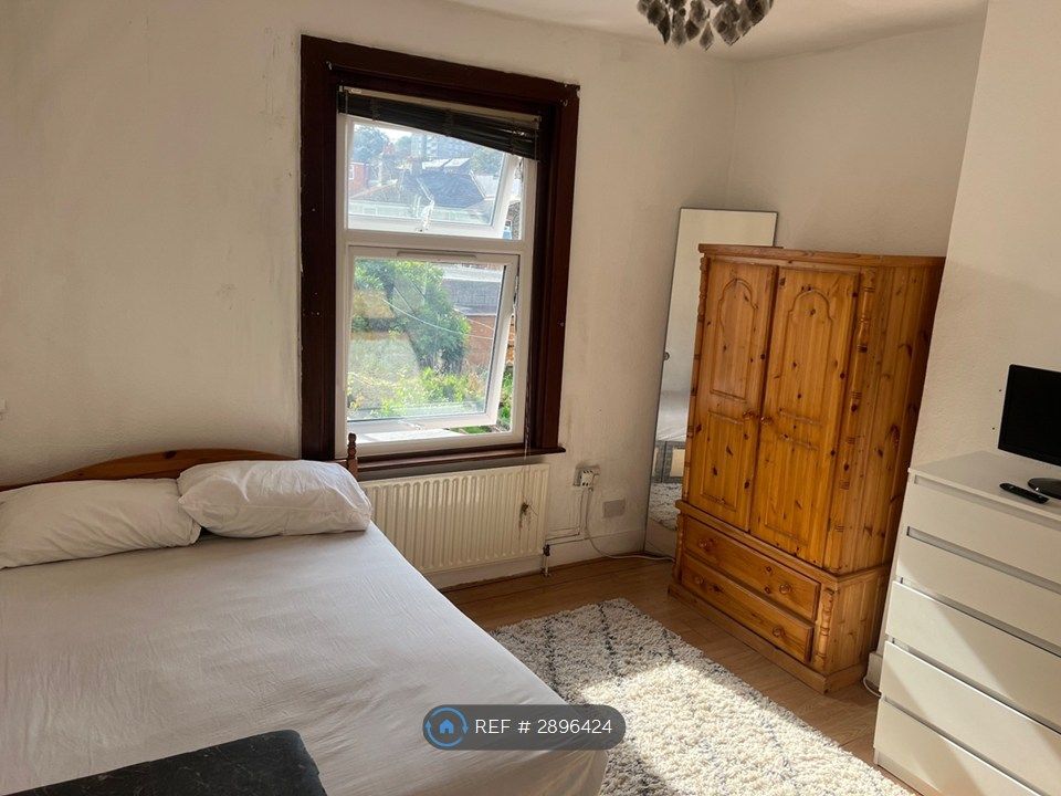 Property photo 1 of 2