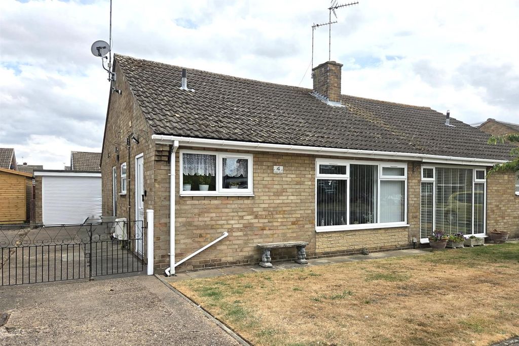 Property photo 1 of 11 Front.Jpg