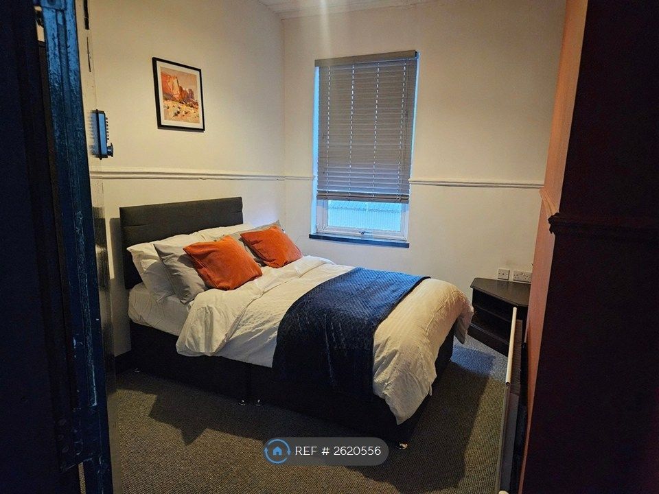 Property photo 1 of 7 Room 3