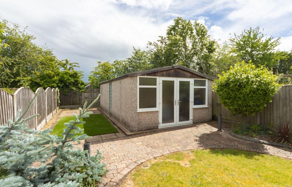 Property photo 3 of 18 Outbuilding