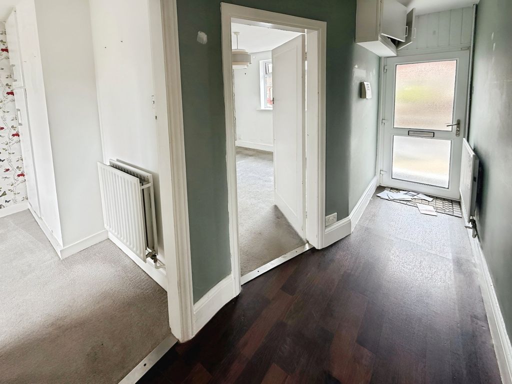 Property photo 2 of 16 Hallway