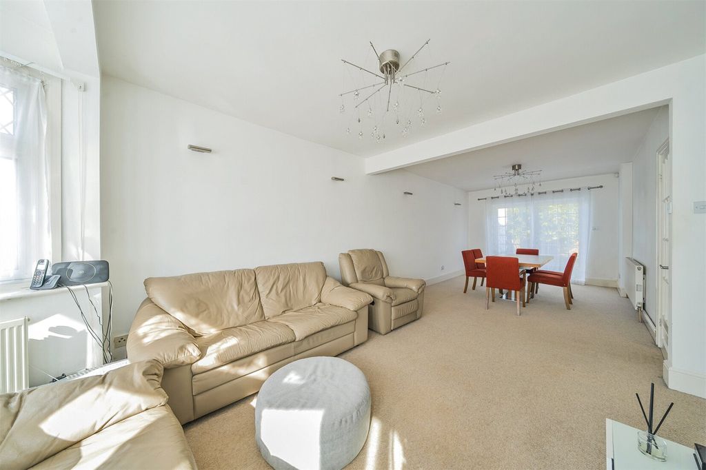 Property photo 2 of 25 Picture No. 04