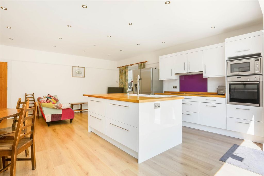 Property photo 3 of 33 1499744417 - 7.Jpg
