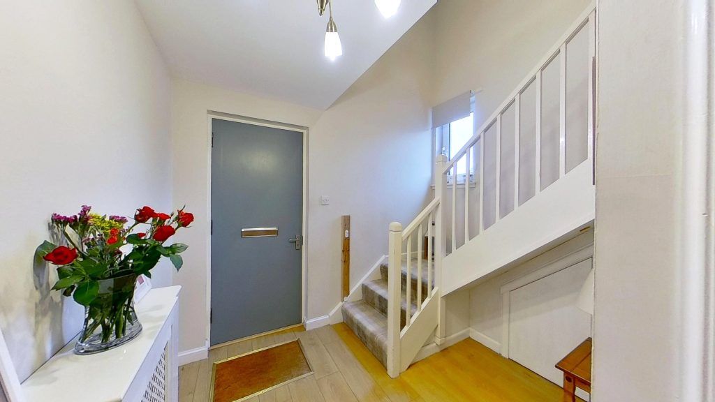 Property photo 2 of 25