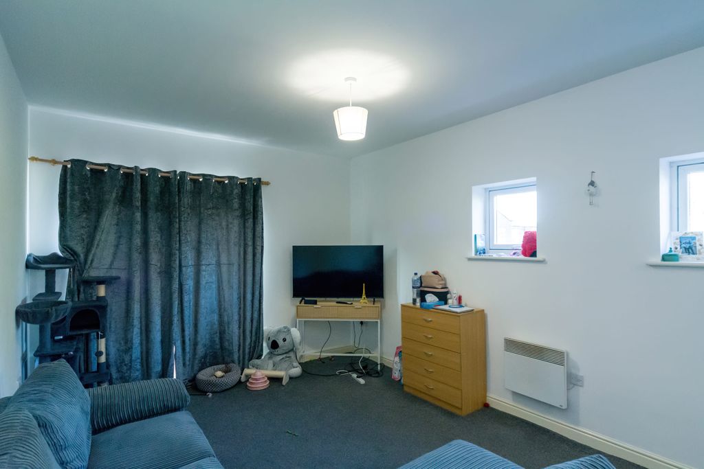 Property photo 3 of 16