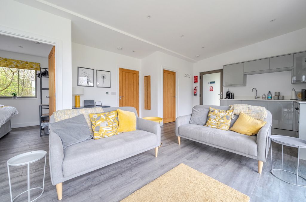 Property photo 3 of 12 1432238-8-69c2B58...