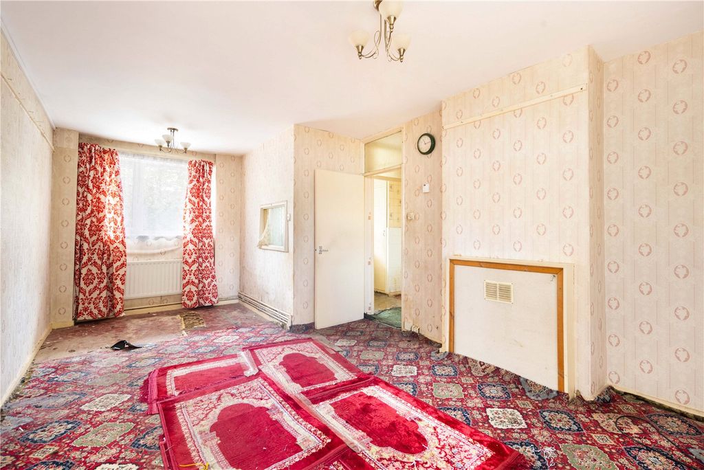 Property photo 2 of 7 Living Area View 2