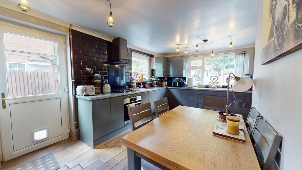 Property photo 2 of 26 4503023