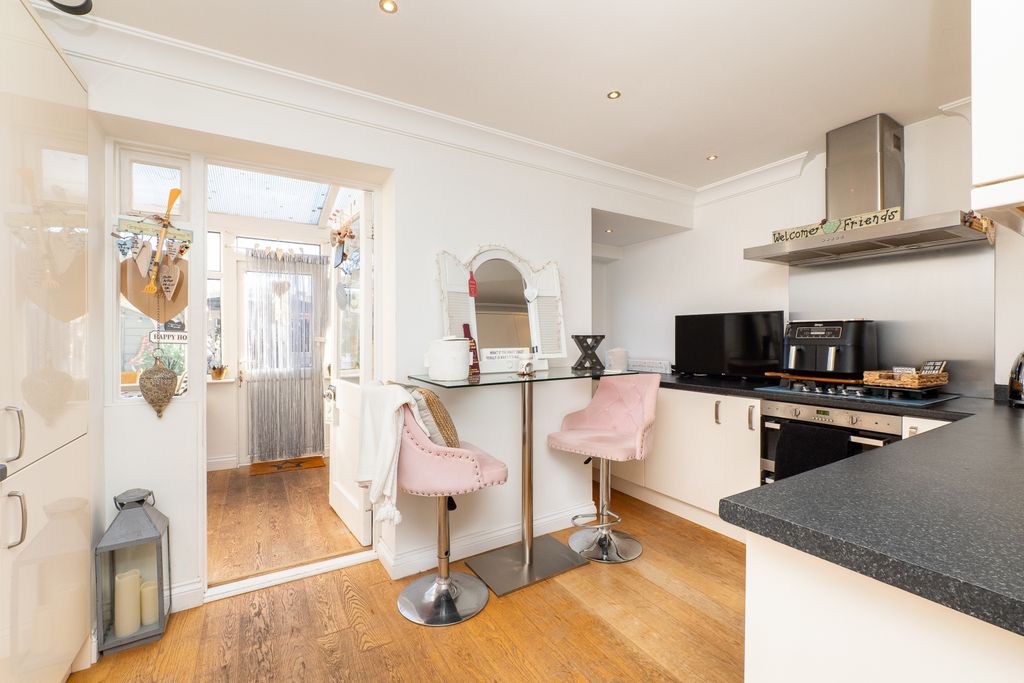 Property photo 3 of 15 Picture No. 15