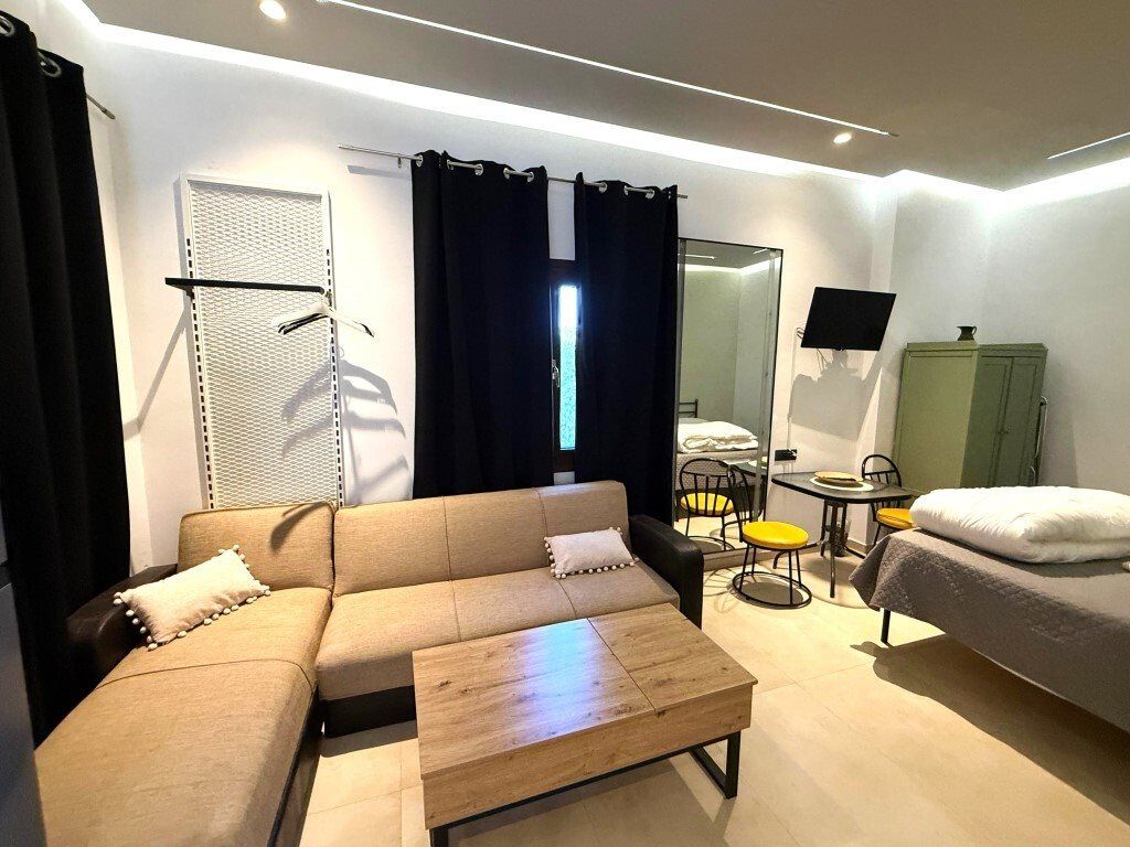 Property photo 1 of 16 For Sale Flat 25 m² In Corfu