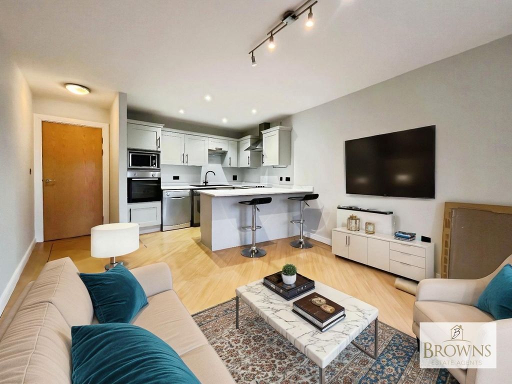 Property photo 1 of 14 4660770