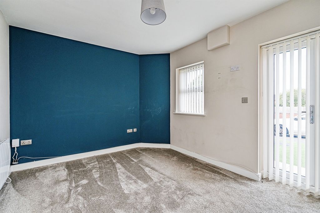 Property photo 3 of 16