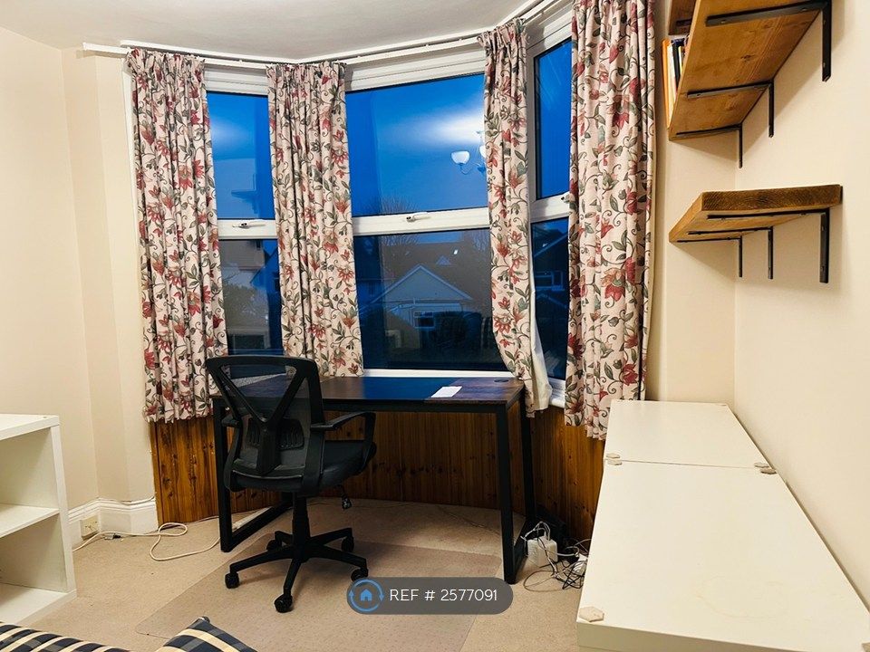 Property photo 2 of 9 Study / Guest Bedroom