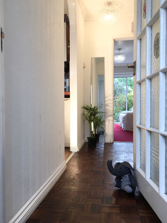 Property photo 2 of 25 Entrance Hallway