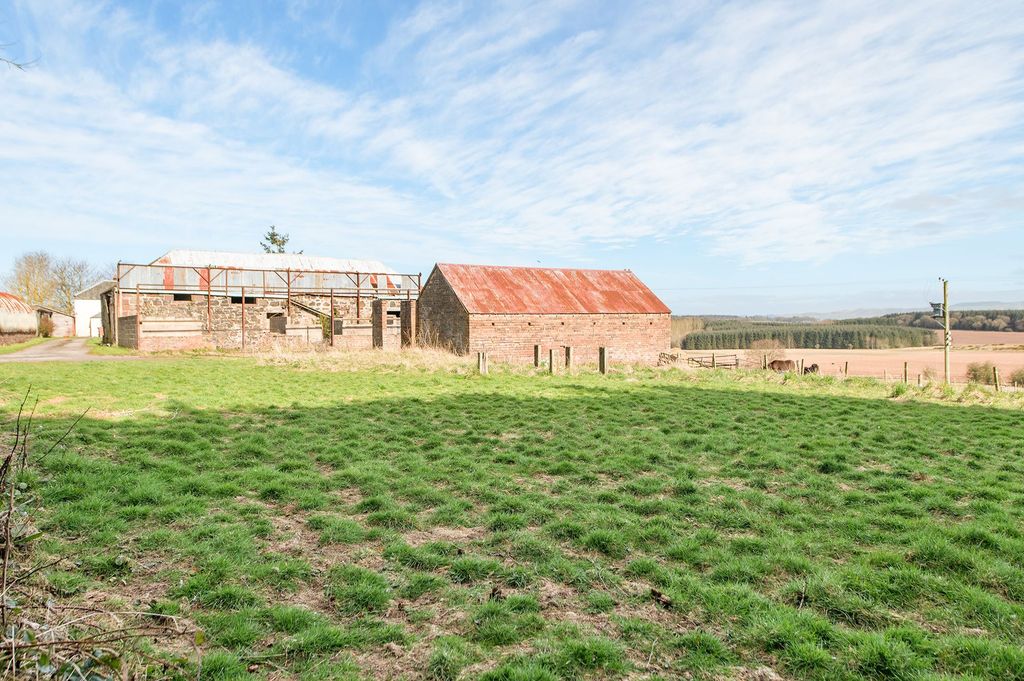 Property photo 3 of 18