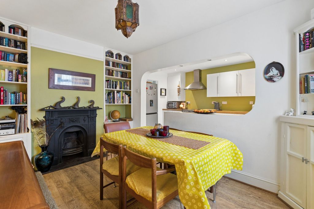 Property photo 3 of 14