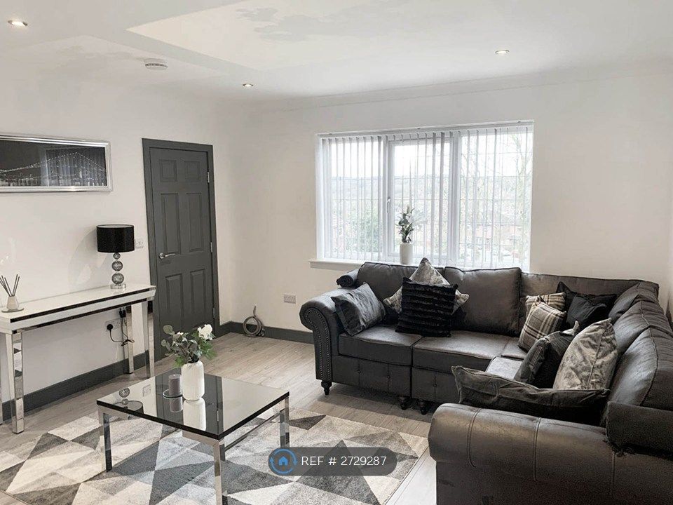 Property photo 2 of 24