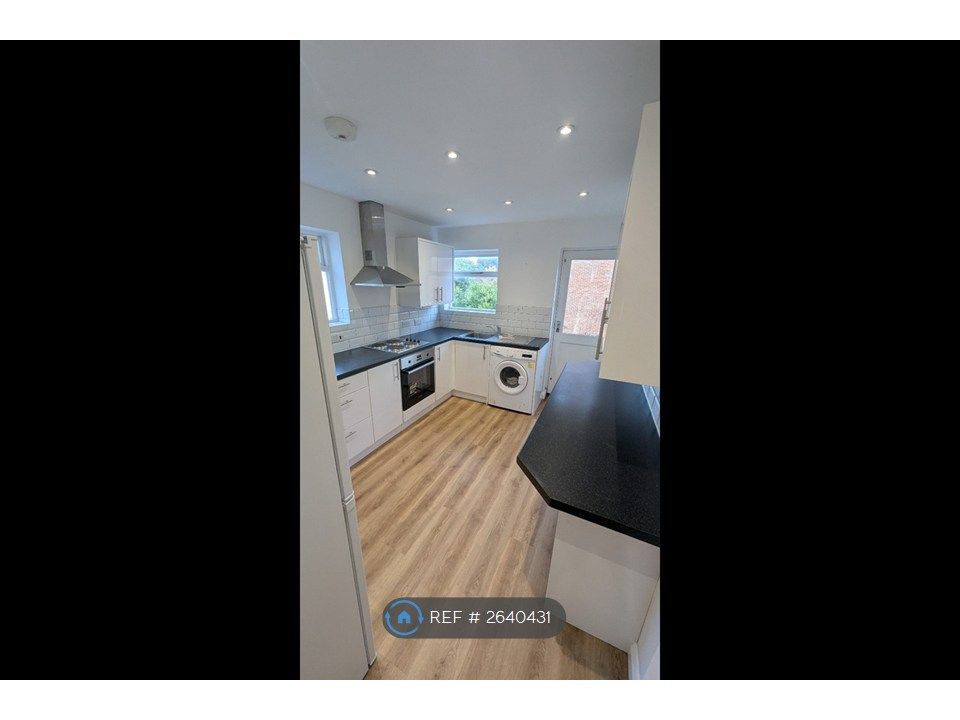 Property photo 2 of 35