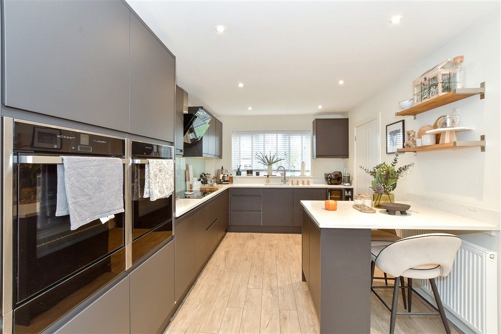 Property photo 2 of 12 Kitchen/ Breakfast Room