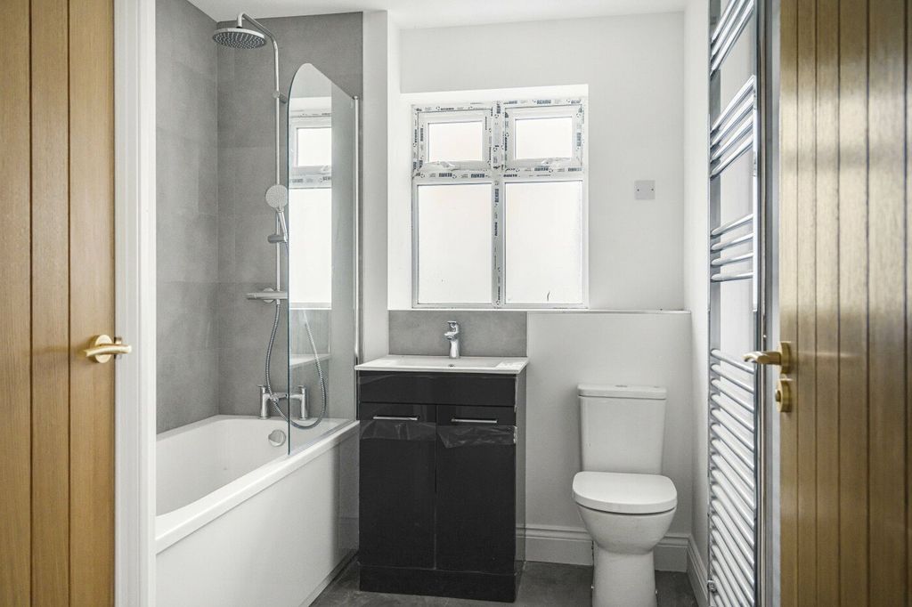 Property photo 3 of 19 Picture No. 27
