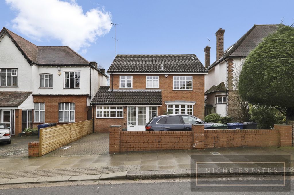 Property photo 1 of 24