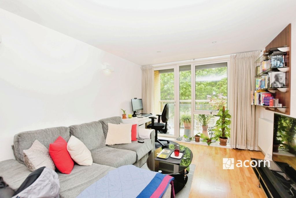 Property photo 2 of 11 Living Room (2)