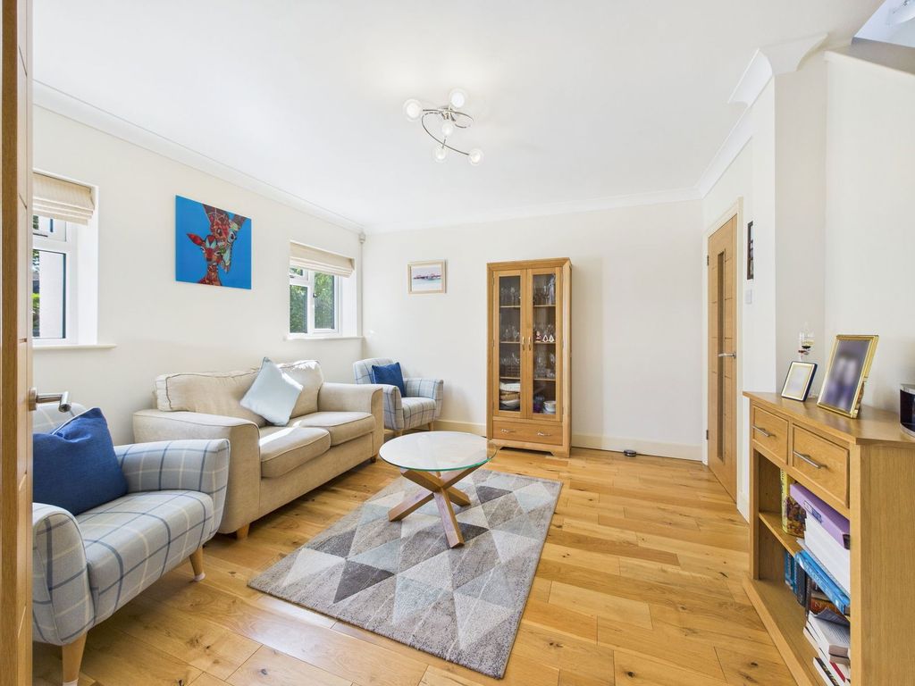 Property photo 2 of 33