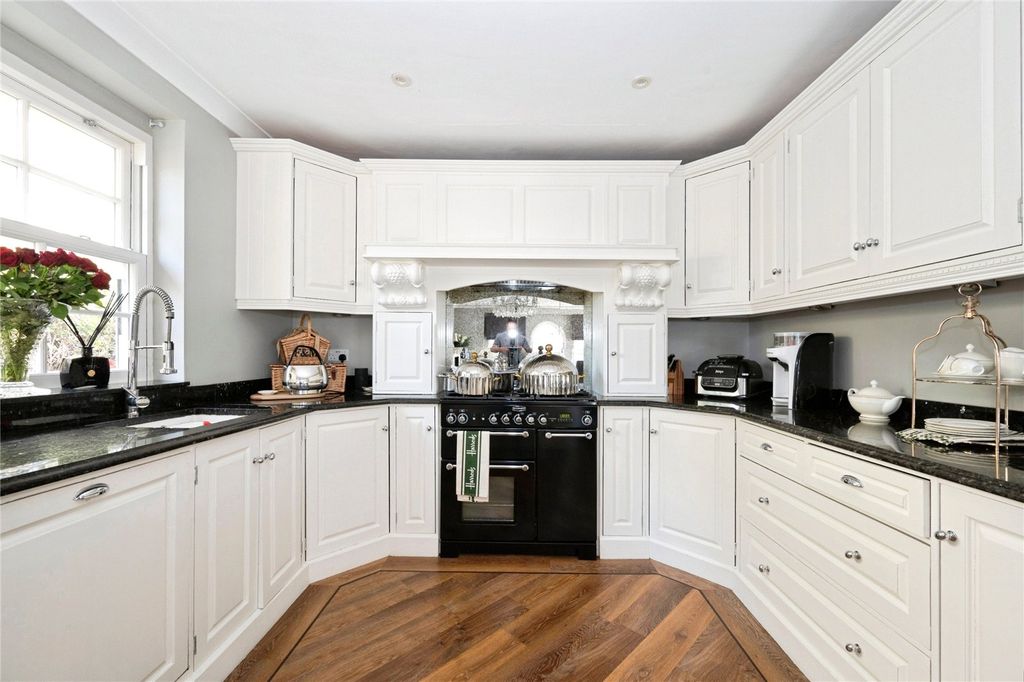 Property photo 2 of 13 Kitchen