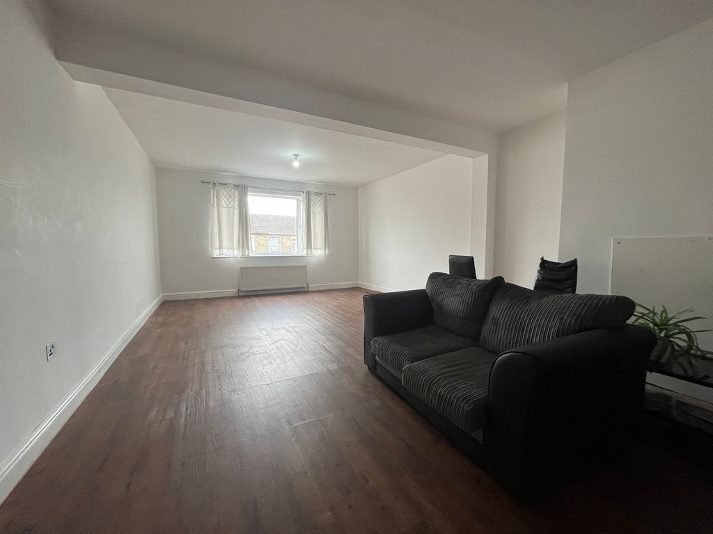 Property photo 1 of 4