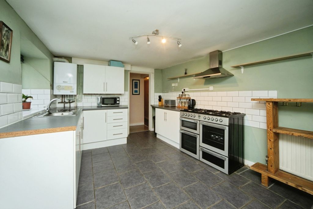 Additional image 6 of 2 bed flat for saleRutters Lane, Ilminster, Somerset TA19