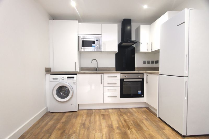 Property photo 1 of 8 Photo 4