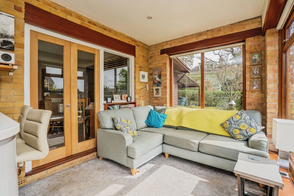 Property photo 3 of 17 Pbox-Img.Jpg