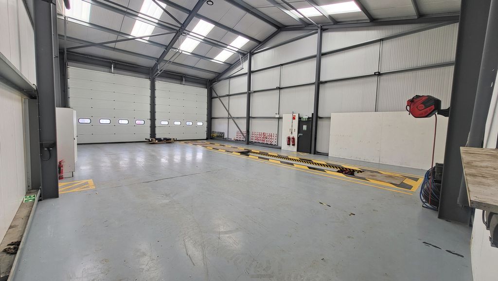 Property photo 2 of 12