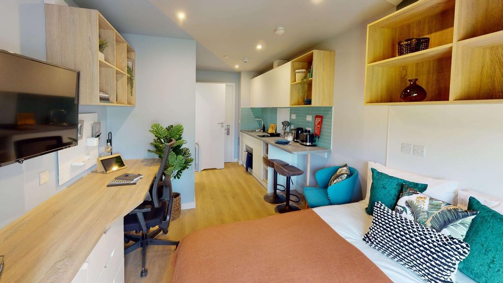 Property photo 3 of 21