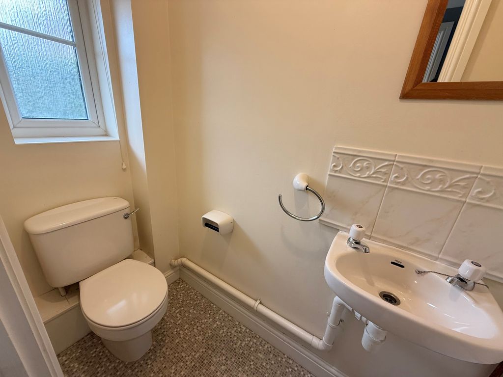 Property photo 3 of 8 WC
