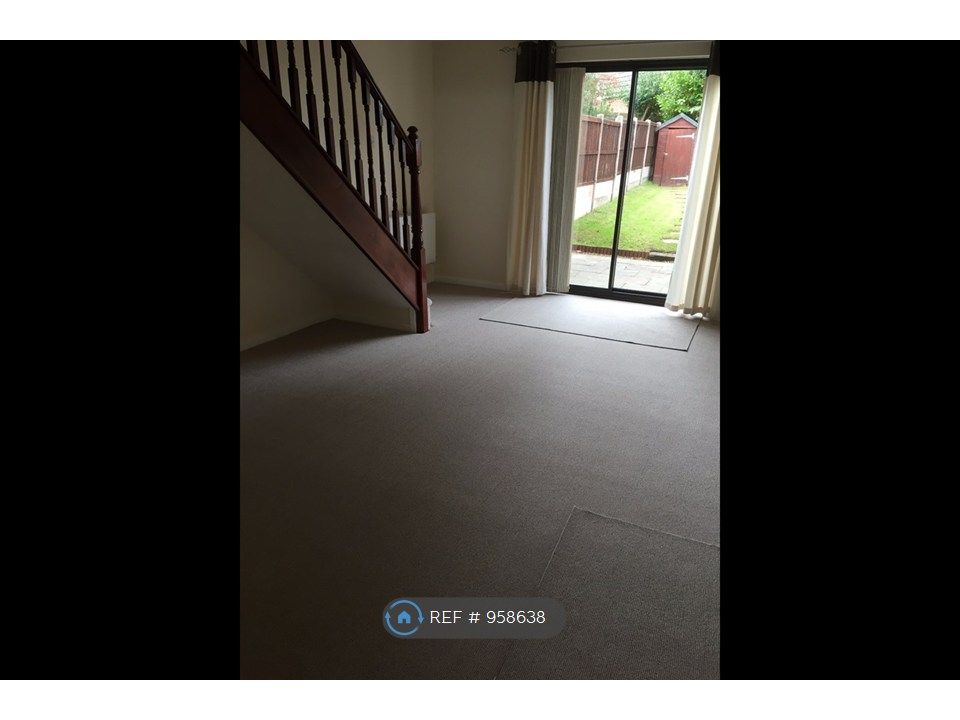 Property photo 3 of 8 Lounge Dinner