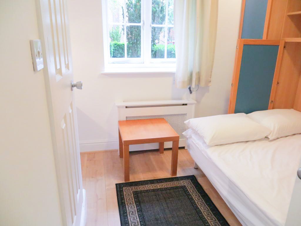Property photo 1 of 7 Studio To Rent